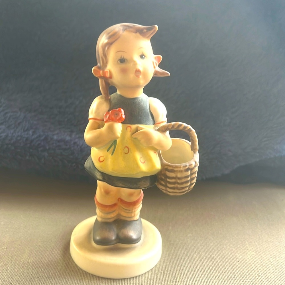 Hummel Sister Figurine 1964-1972